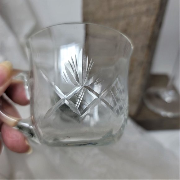 Vintage Glass Coffee Tea Cups Clear w/ Cut Design 8 Pc - Picture 10 of 10